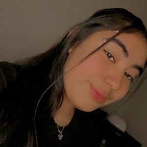 Meet your Posher, Luna